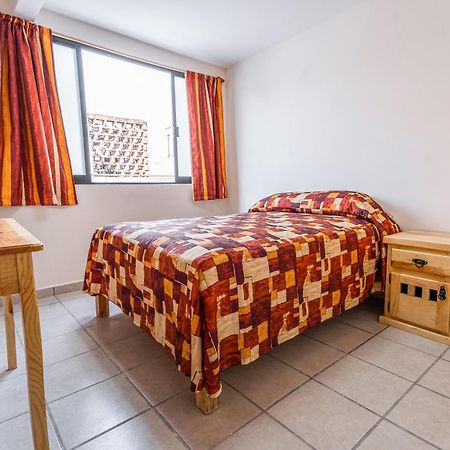 Cinco De Mayo Hotel Queretaro Bagian luar foto