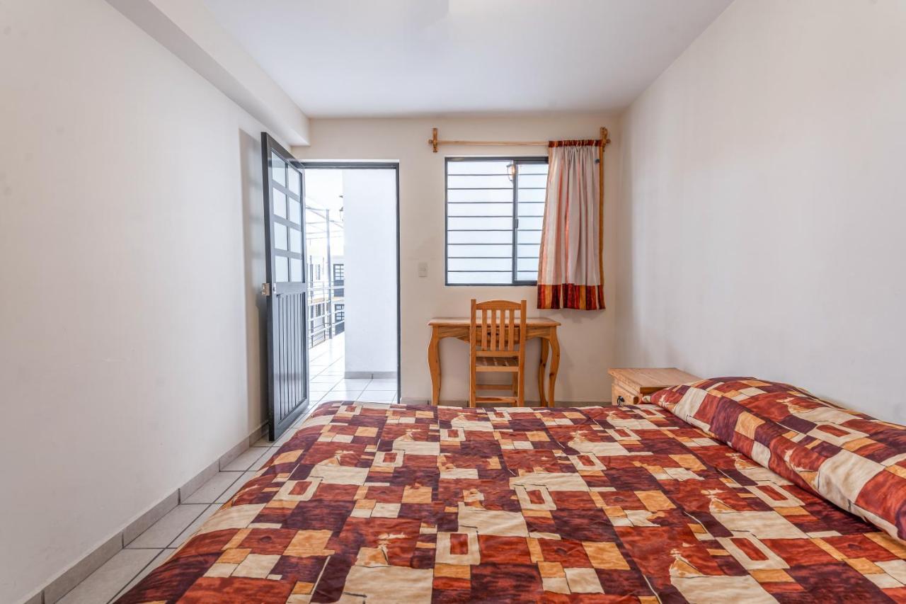 Cinco De Mayo Hotel Queretaro Bagian luar foto