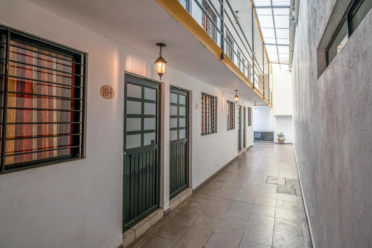 Cinco De Mayo Hotel Queretaro Bagian luar foto
