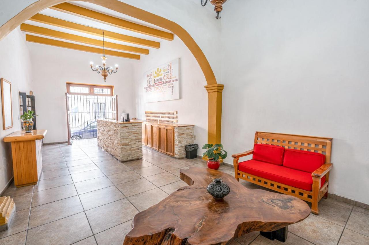 Cinco De Mayo Hotel Queretaro Bagian luar foto
