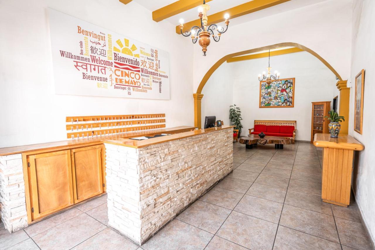Cinco De Mayo Hotel Queretaro Bagian luar foto