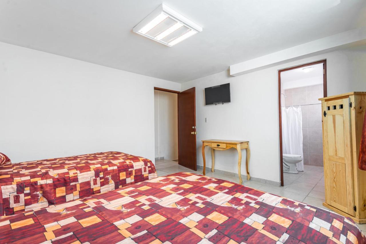Cinco De Mayo Hotel Queretaro Bagian luar foto
