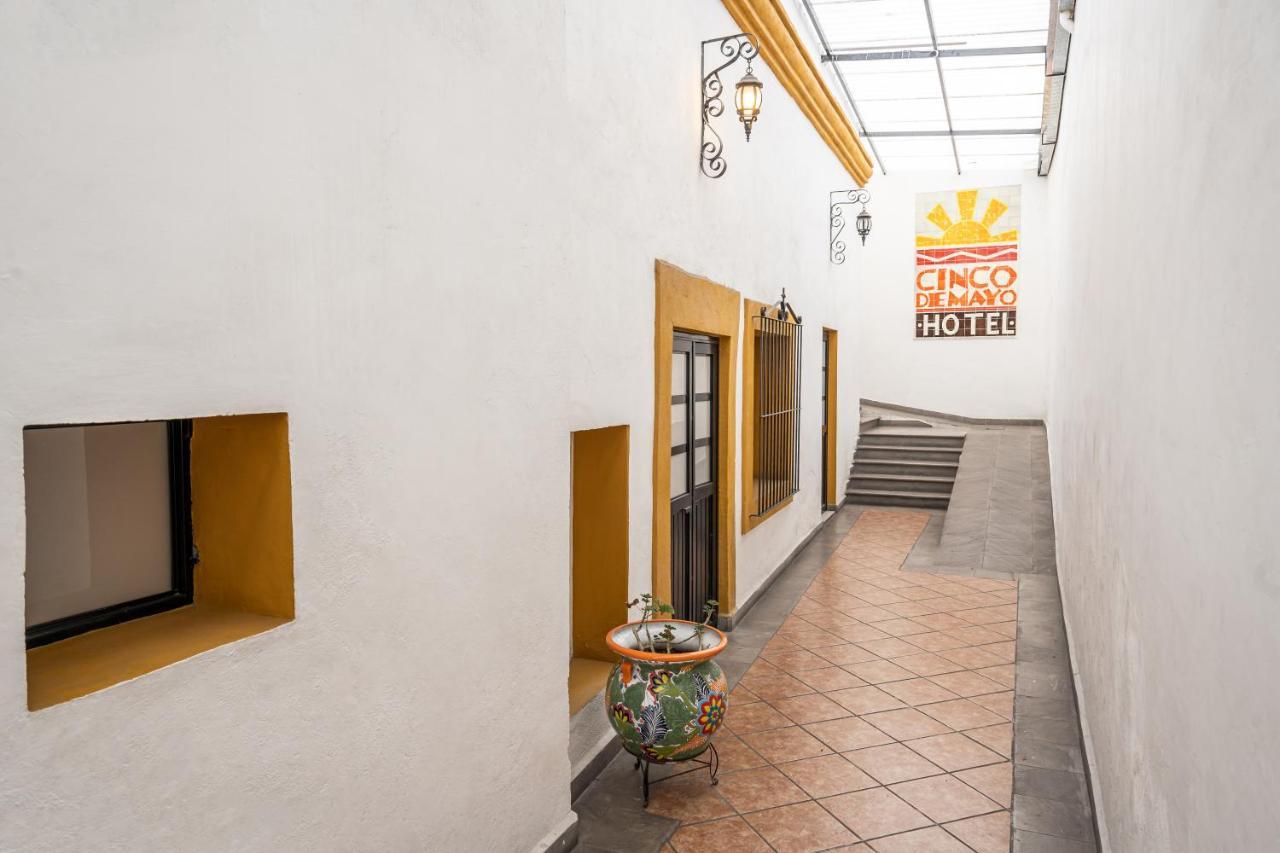 Cinco De Mayo Hotel Queretaro Bagian luar foto