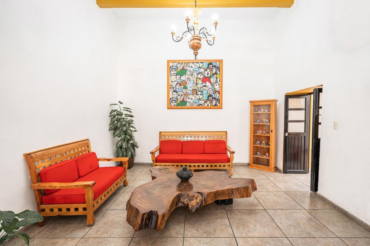 Cinco De Mayo Hotel Queretaro Bagian luar foto