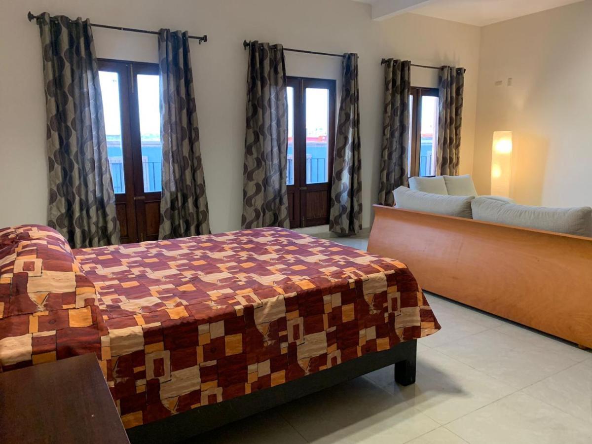 Cinco De Mayo Hotel Queretaro Bagian luar foto