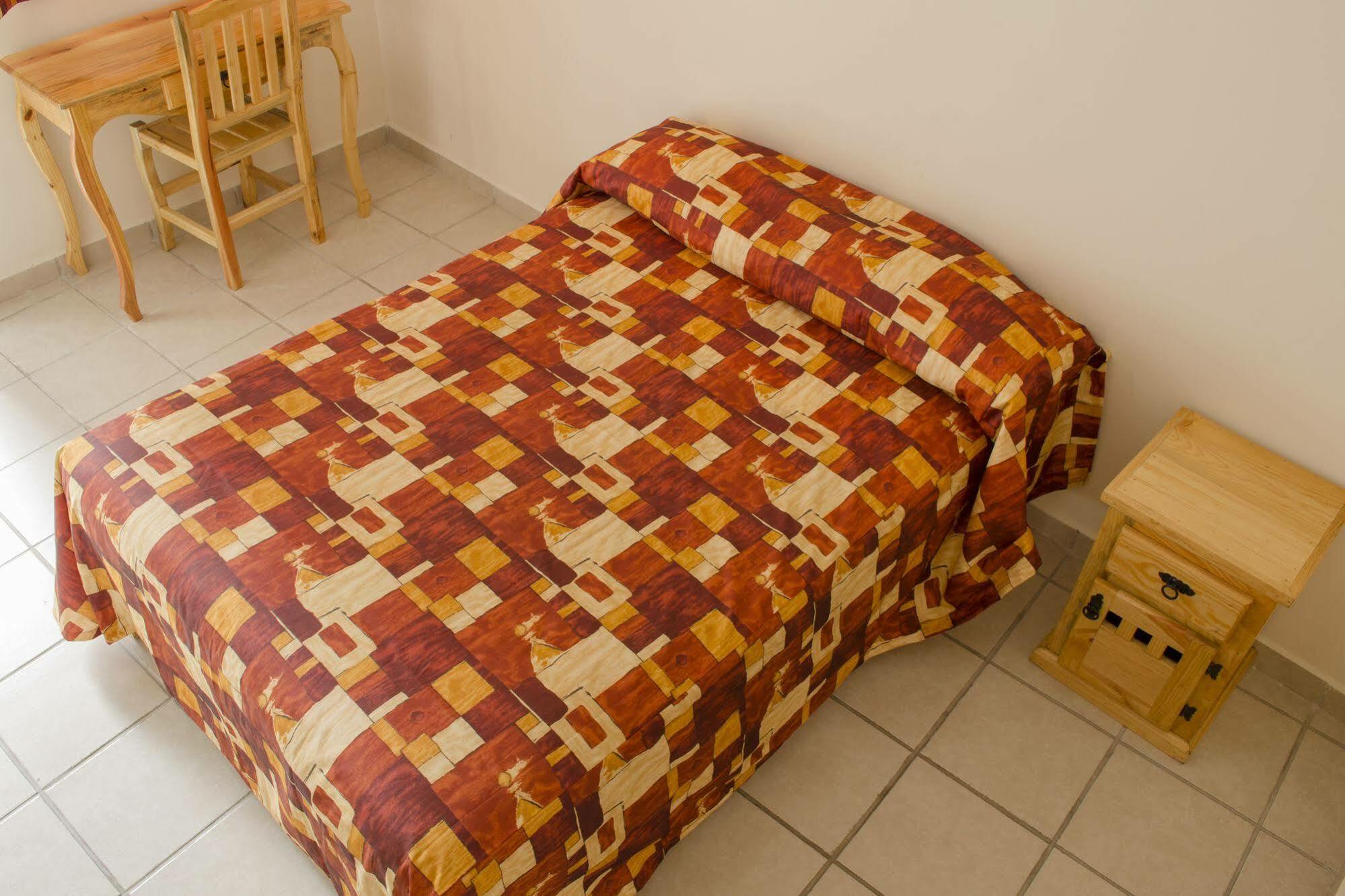 Cinco De Mayo Hotel Queretaro Bagian luar foto